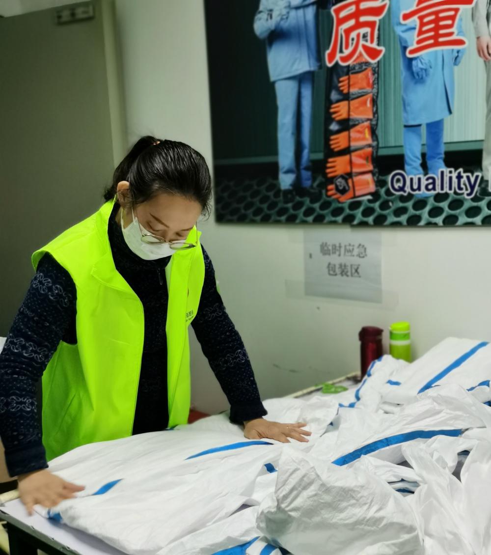 綠馬甲“浦東青年志愿者”，的一次晚班志愿服務(wù)